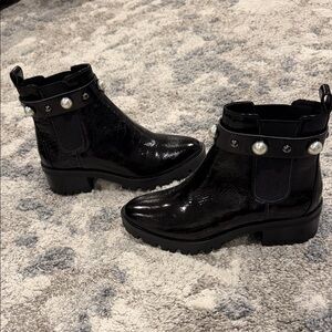 Karl Lagerfeld Paris Porshay Lug Sole Bootie black